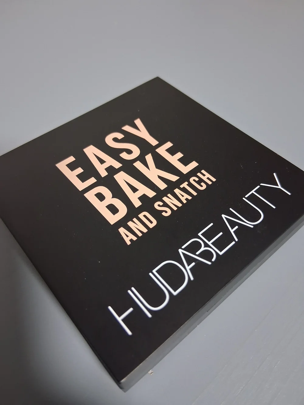 Huda Beauty Easy Bake & Snatch Pressed Brightening Setting Powder - Coffee Cake